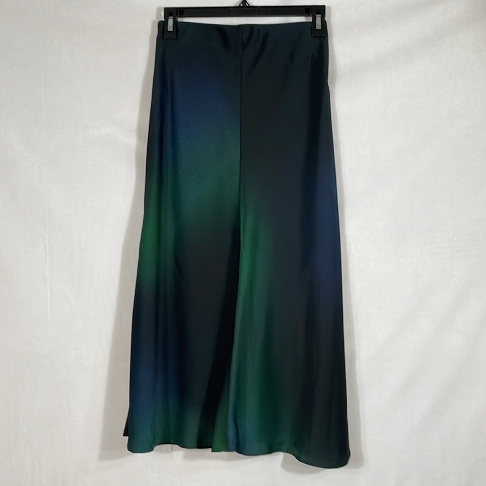 Aritzia Babaton Slip Skirt Size 4 Midi Green Navy Black Print EUC - Picture 3 of 10